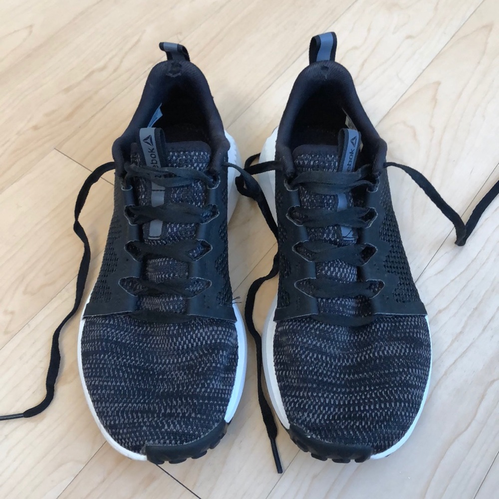 REEBOK tennis shoes